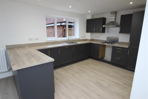 OPEN PLAN FAMILY KITCHEN