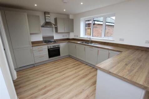 OPEN PLAN FAMILY KITCHEN