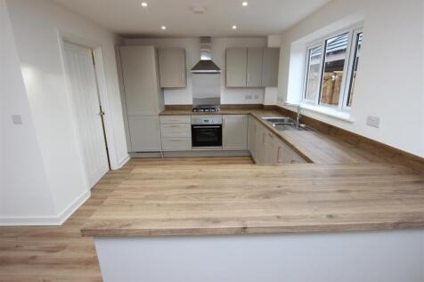 OPEN PLAN FAMILY KITCHEN