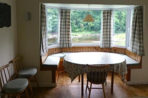 Nyth Lodge Kitchen Dining Area