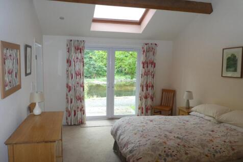 Nyth Lodge Bedroom (w/ en-suite)