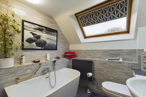 Bathroom.jpg