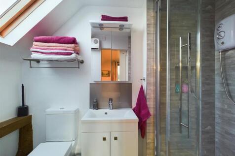 Bathroom 2.jpg