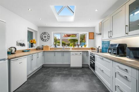 10627CroftCrescent-23.jpeg