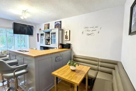 Family Room/Fourth Bedroom