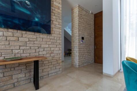 Property Image 136