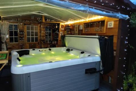 Hot tub.jpeg
