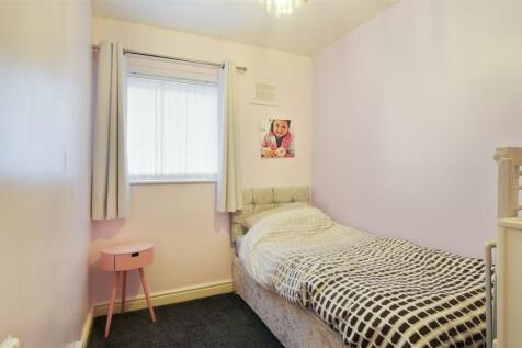 28BeaumontCres-15.jpg