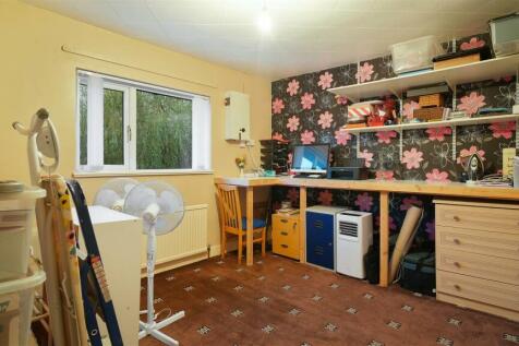 28BeaumontCres-13.jpg