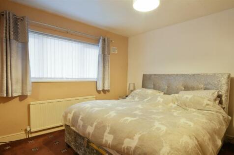 28BeaumontCres-19.jpg