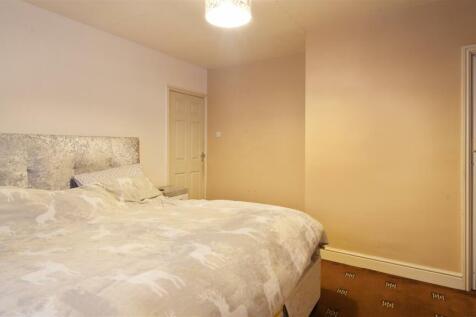 28BeaumontCres-20.jpg