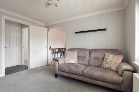49 St Matthews Close-10.jpg