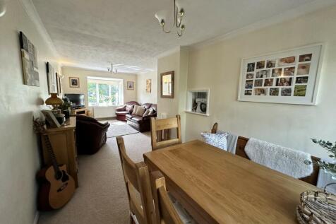 LIVIONG ROOM / DINING ROOM