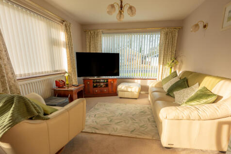 LIVING/DINING