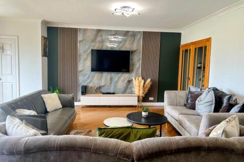 Dining /Living Room