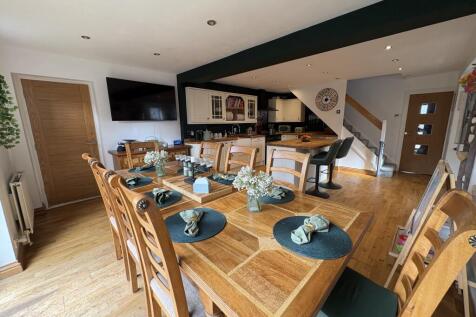OPEN PLAN KITCHEN DINING ROOM 