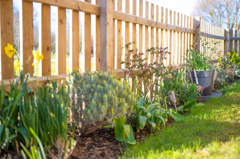 FRONT GARDEN