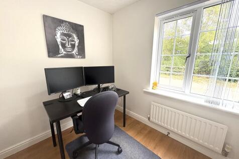 DINING ROOM/OFFICE