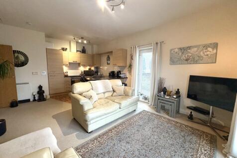 OPEN PLAN RECEPTION