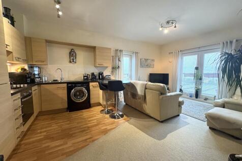 OPEN PLAN RECEPTION
