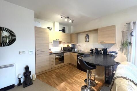 OPEN PLAN RECEPTION