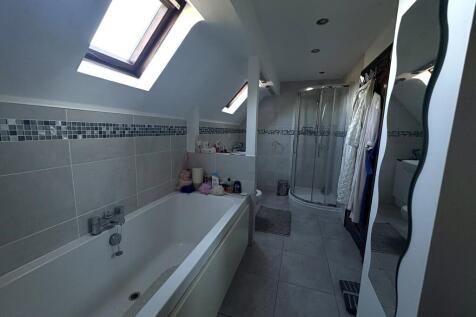 BATHROOM AND ALSO EN-SUITE