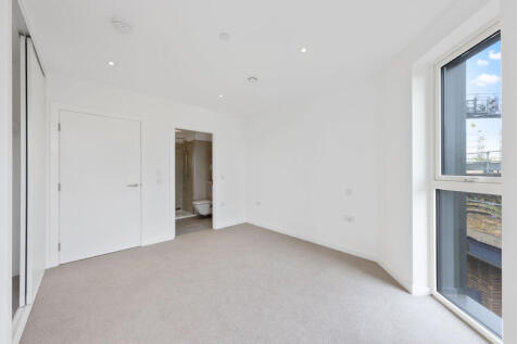 Plot 42 - Web - 10.jpg