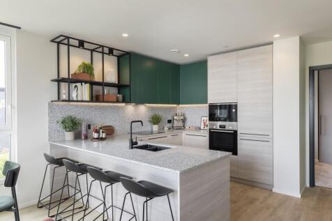 Poplar Riverside- show apartment