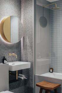 PenRiv_1bed_Bathroom.jpg