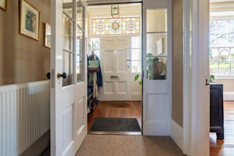 Vestibule / Entrance Porch