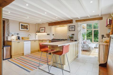 Kitchen: