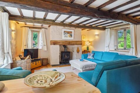 Living Room: