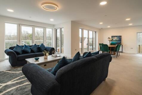 Sitting Room/ Kitchen / Dining Room