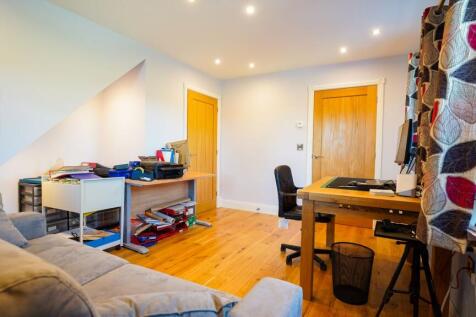 4th Bedroom/ Office