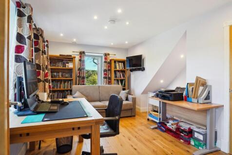 4th Bedroom/ Office