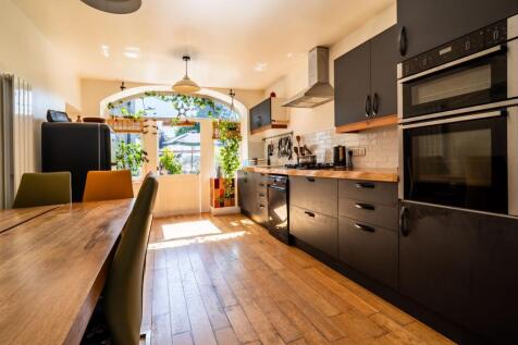 Kitchen / Breakfast Room