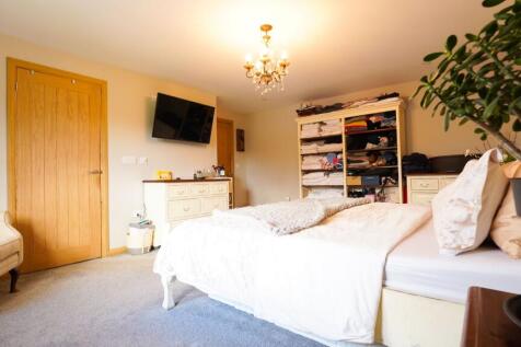 Front Double Bedroom 4