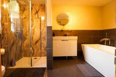 En Suite Bathroom