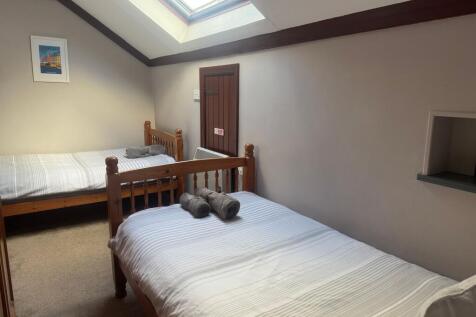 Twin Bedroom