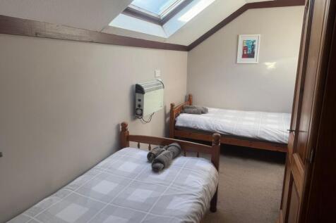 Twin Bedroom