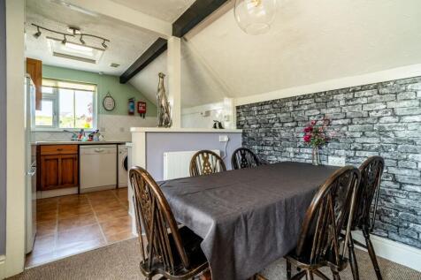 Maple cottage kitchen