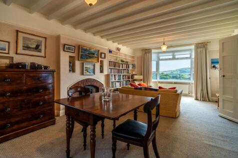Sitting / Dining Room