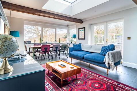 Open-Plan Kitchen / Dining / Living Area