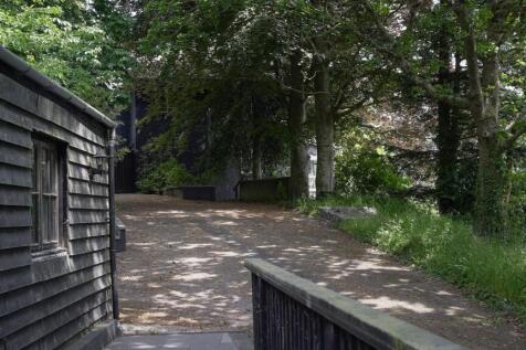 Studio Cabin and Summer House