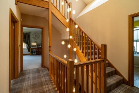 FIRST FLOOR LANDING