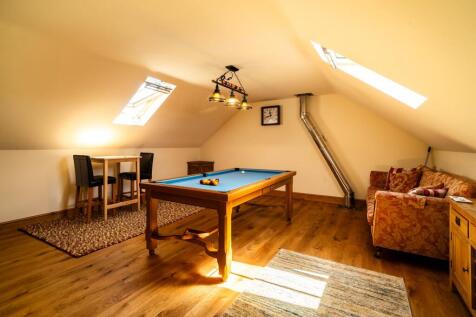 ATTIC ROOM