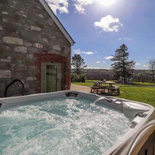 gwen hot tub