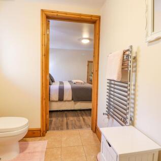 gwen s.k ensuite