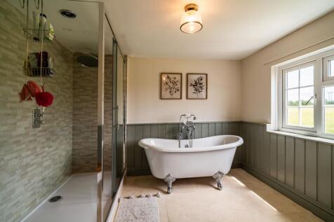 En Suite Bathroom