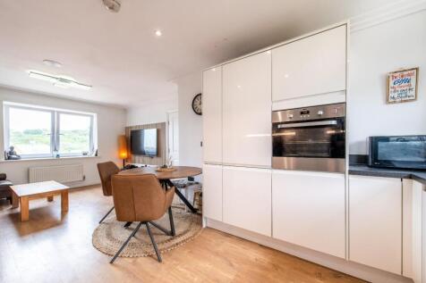 Living Room/Kitchen